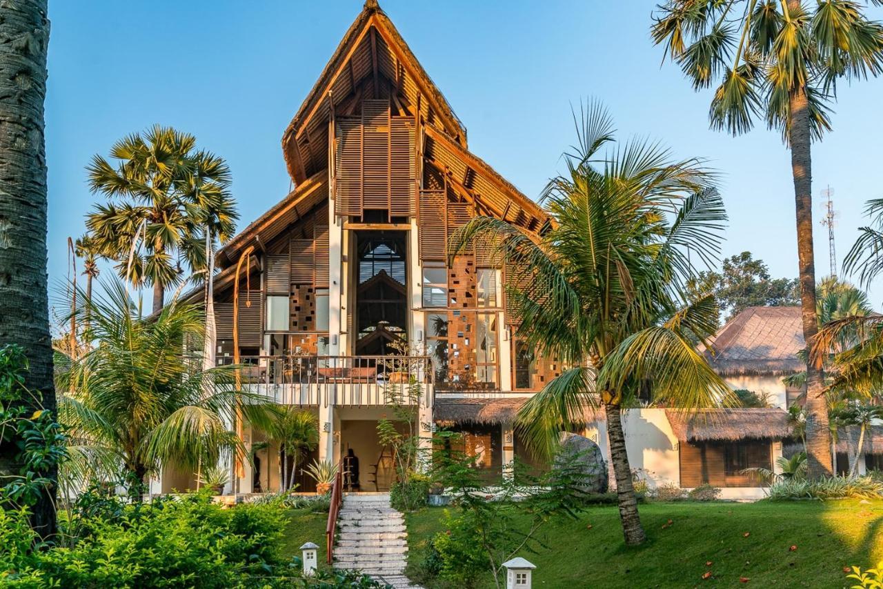 Siddhartha Oceanfront Resort & Spa Bali คุบู ภายนอก รูปภาพ